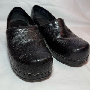 GH Bass & Co. Black Embossed Clogs